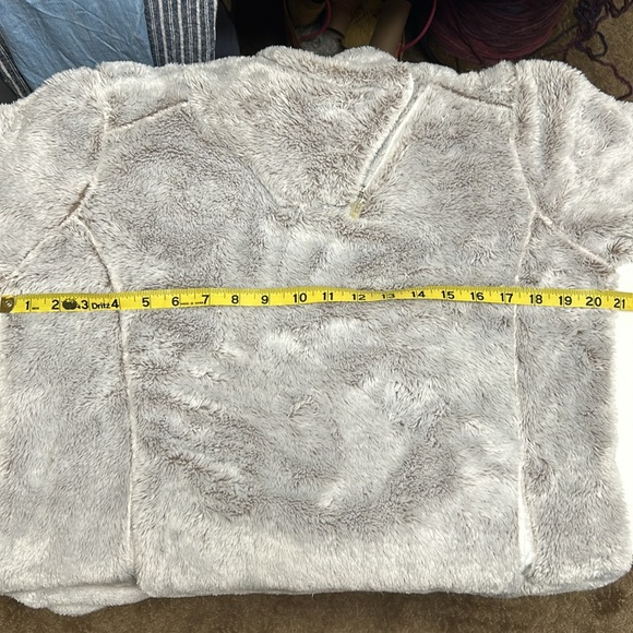 St. John’s Bay Sherpa Pullover - Picture 5 of 7